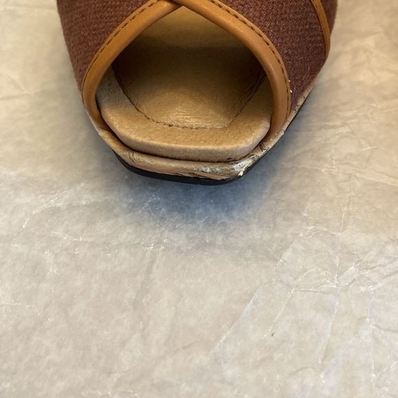 CIRCA JOAN & DAVID Sling Back Wedge Heels Luxe Series. Brown and Tan. Size 7. - Picture 7 of 10